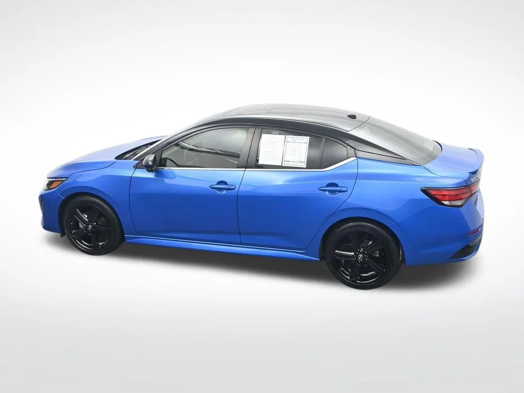 Used 2024 2t Blu Blk Roof Nissan SR image 38
