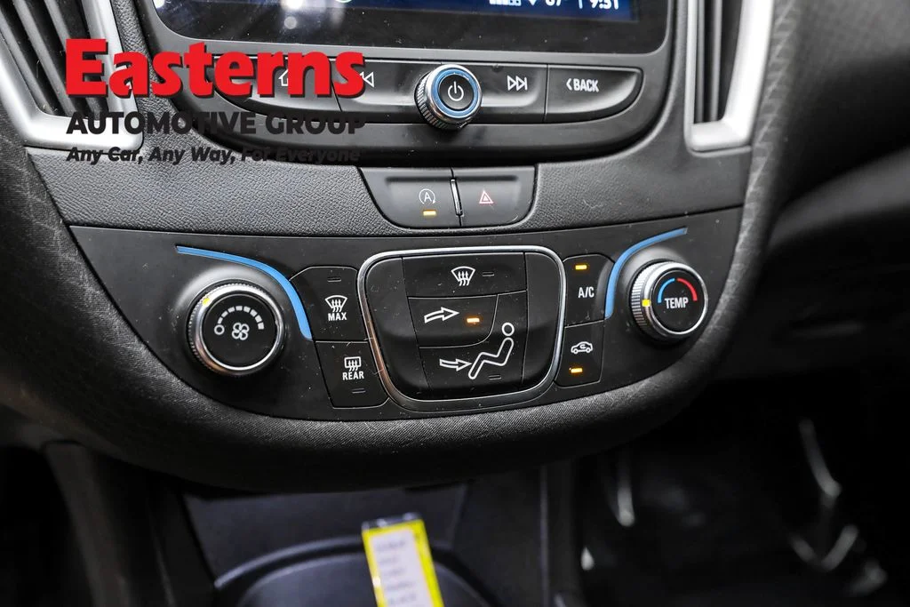 Used 2022 Black Chevrolet RS image 20