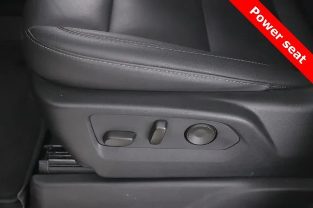 Used 2024 White Chevrolet Z71 image 19