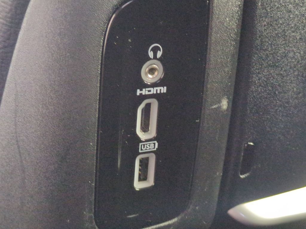 Used 2021 Blue Chrysler Touring L image 18