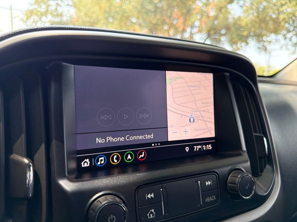 Used 2020 Black Chevrolet Z71 image 31