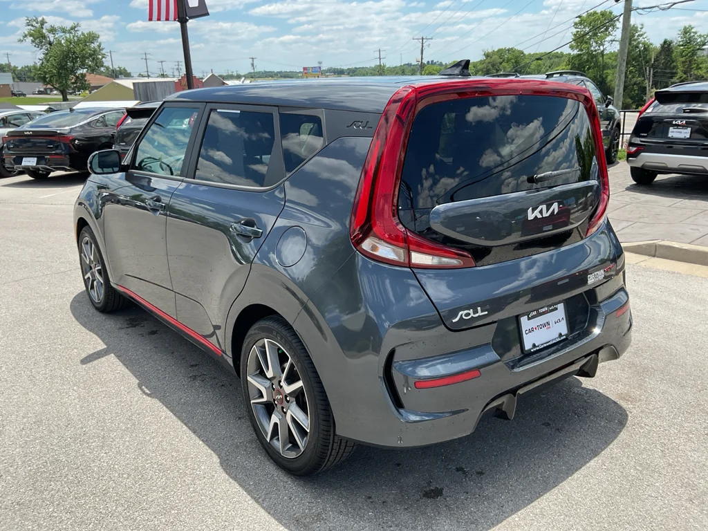 Used 2022 Gravity Gray Kia GT-Line image 8