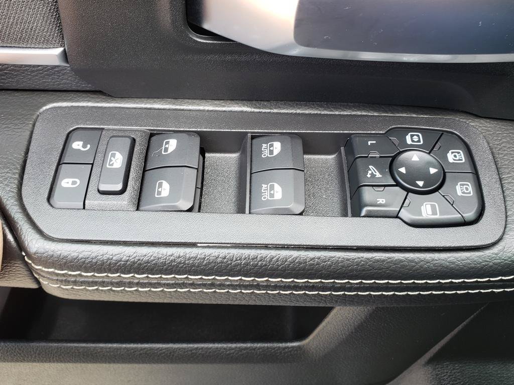 Used 2026 Diamond Black Crystal Pearlcoat Ram Big Horn image 19