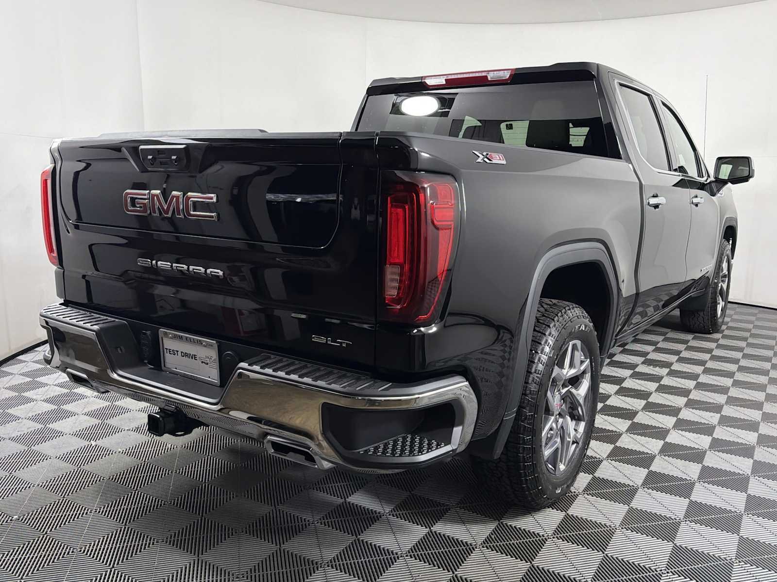 2026 GMC Sierra 1500 SLT - Photo 6