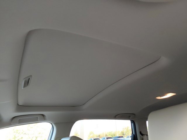 Used 2019 White Honda EX-L image 22