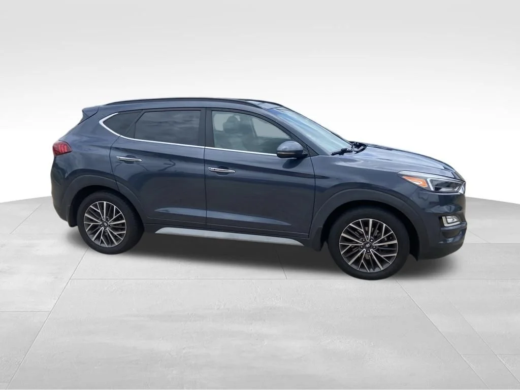 Used 2019 Blue Hyundai Ultimate image 11