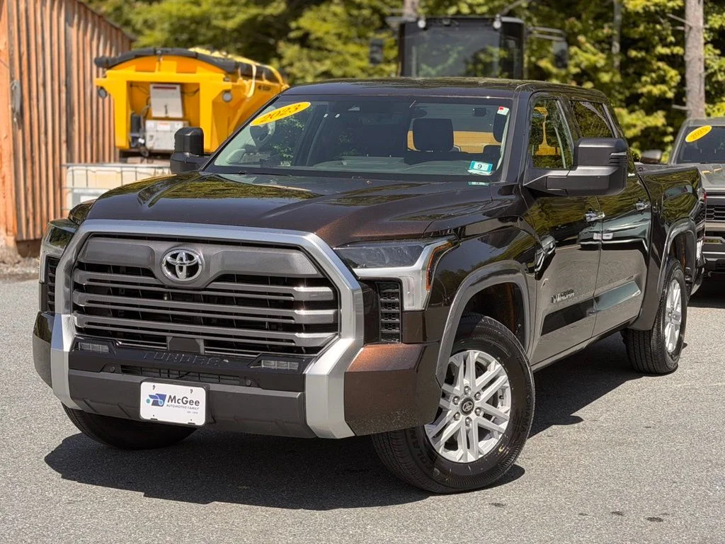 Used 2023  Toyota Limited image 1