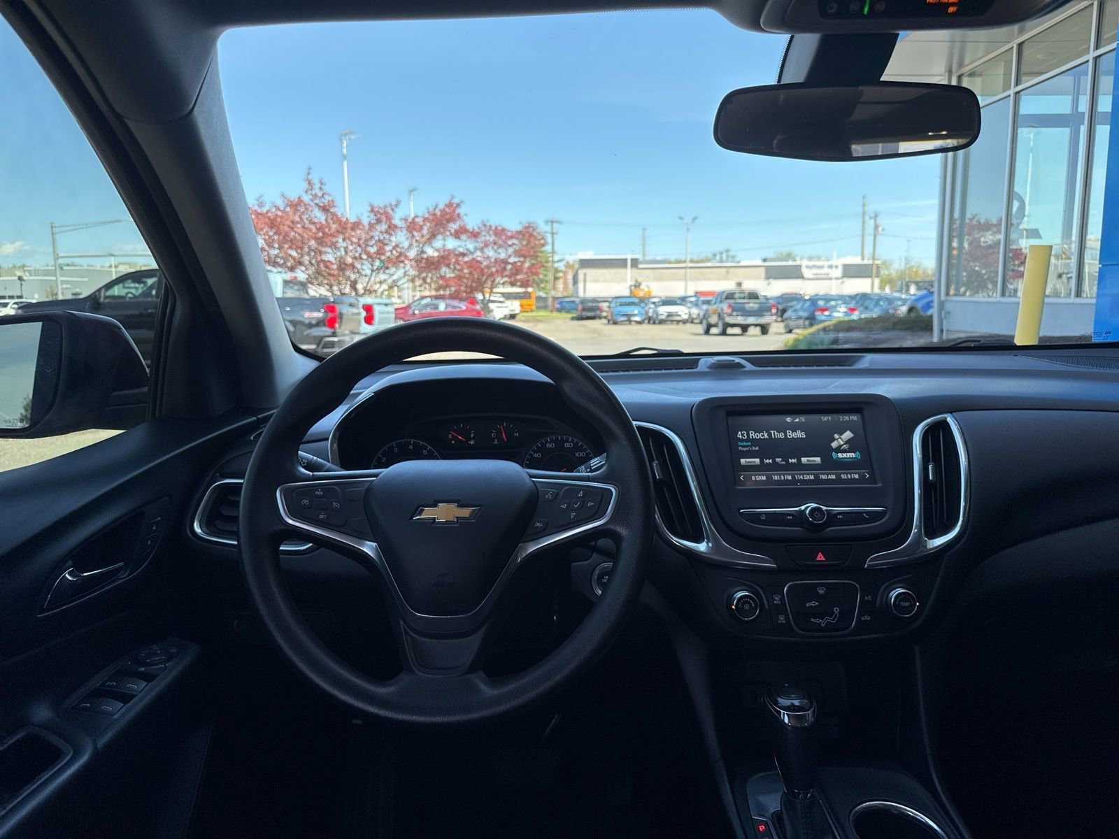 Used 2018 Chevrolet Equinox LT with VIN 2GNAXJEV2J6190376 for sale in East Hartford, CT