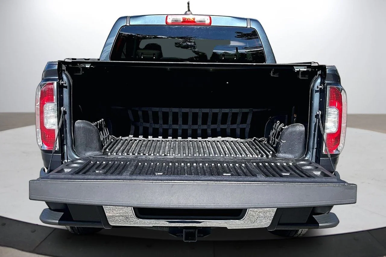 Used 2020 Blue GMC SLE1 image 24