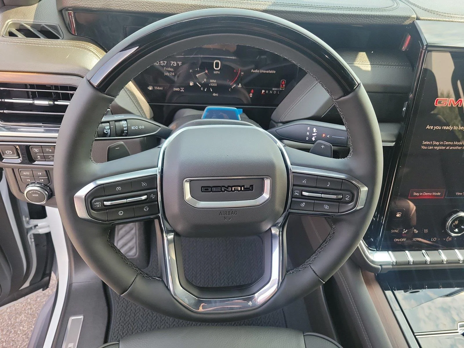 2026 GMC Yukon Denali - Photo 22