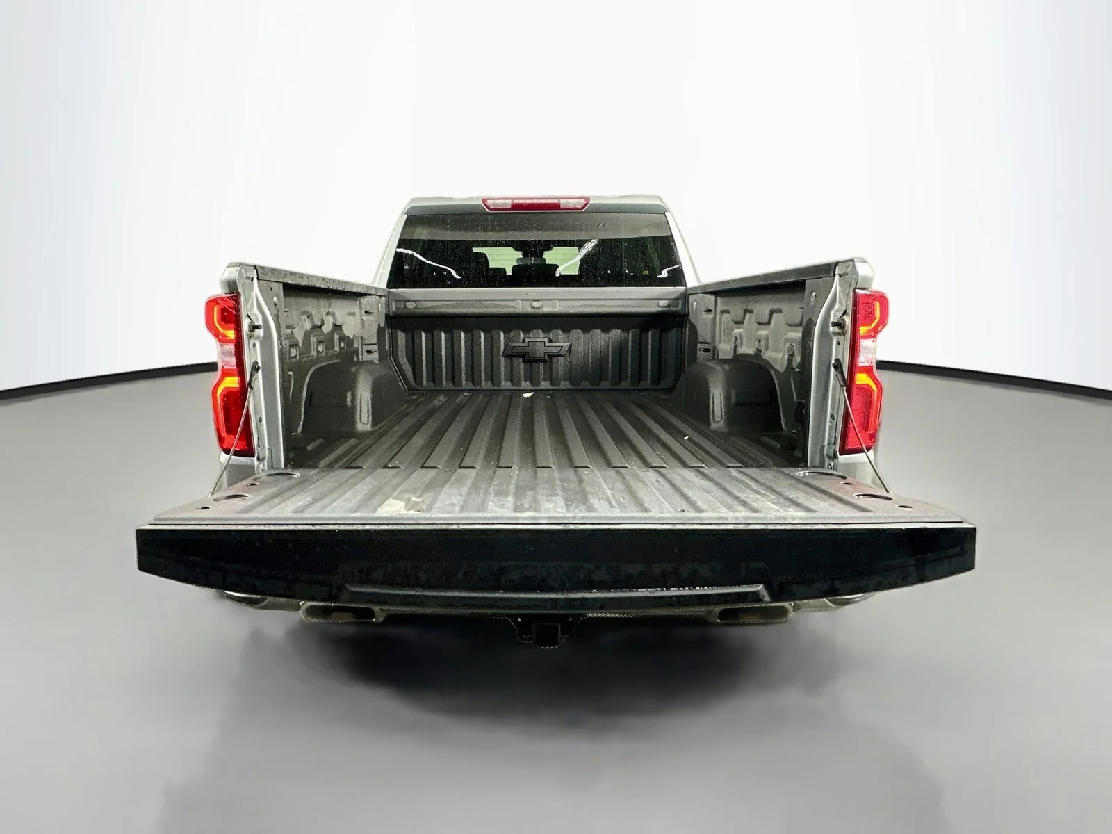 Used 2023 Sterling Gray Metallic Chevrolet RST image 27