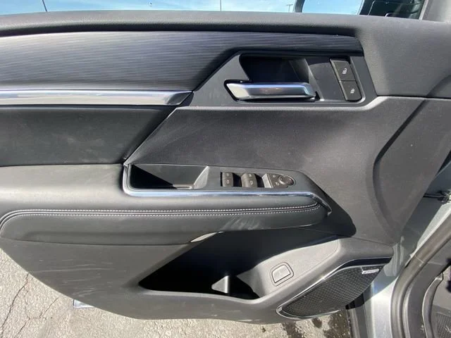 New 2026 Sterling Metallic GMC Elevation image 13