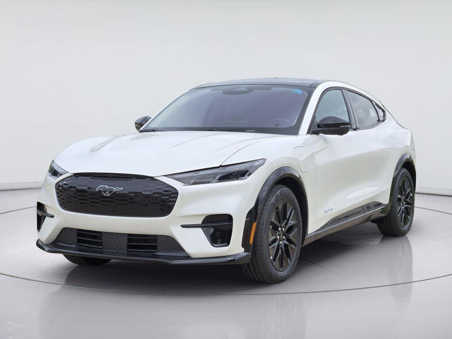 New 2026 Star White Metallic Tri-coat Ford Premium image 2