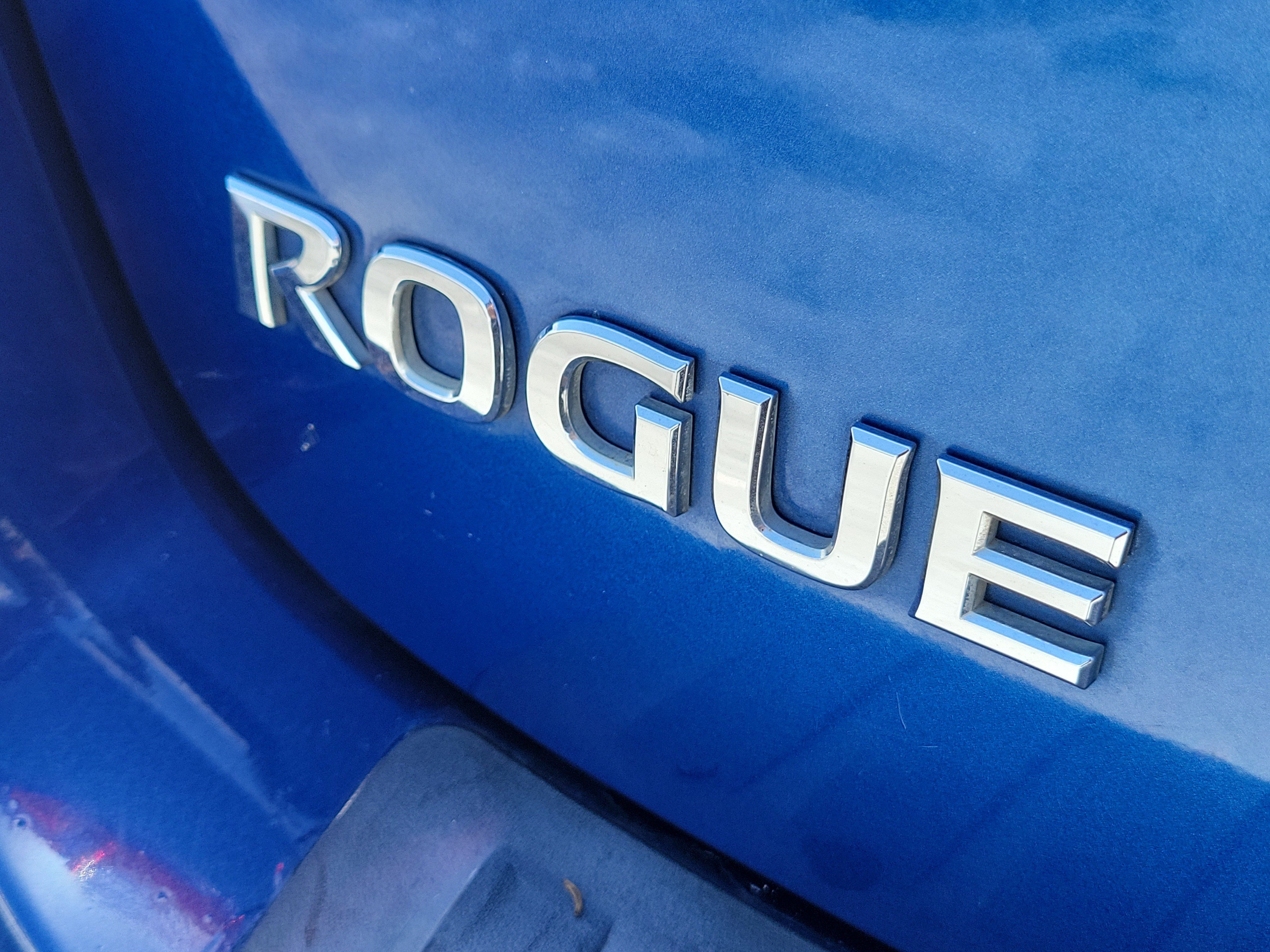 Used 2011 Indigo Blue Nissan SV image 9