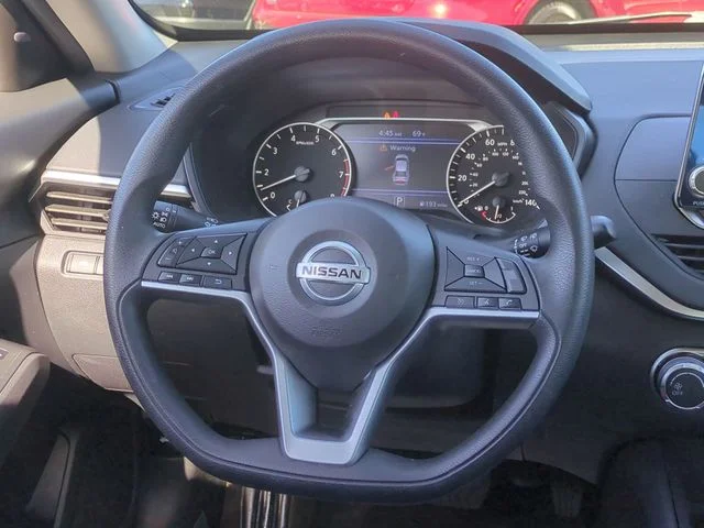 Used 2022 White Nissan 2.5 SV image 31