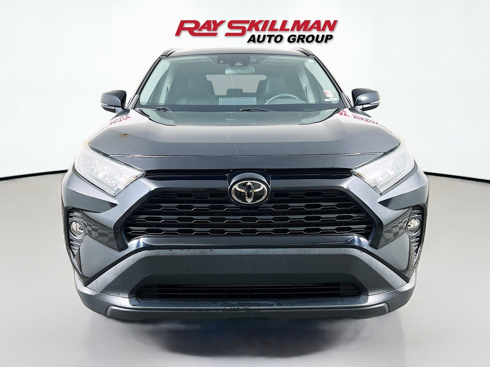 Used 2021 Black Toyota XLE PREMIUM image 2