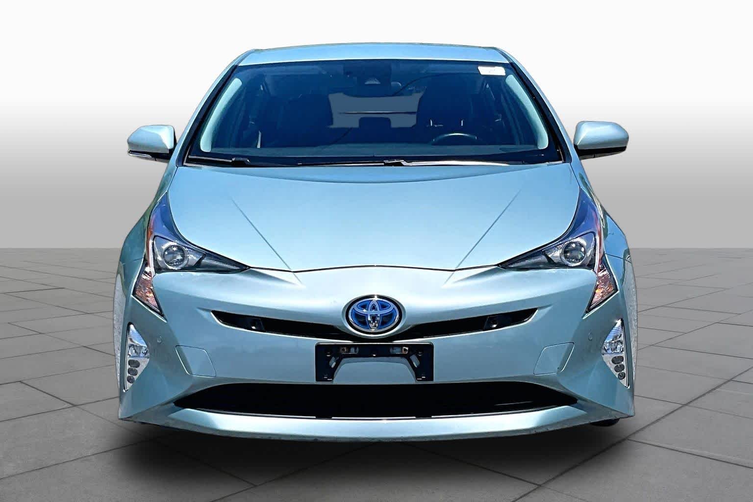 Used 2017 Sea Glass Pearl Toyota Three Touring image 4