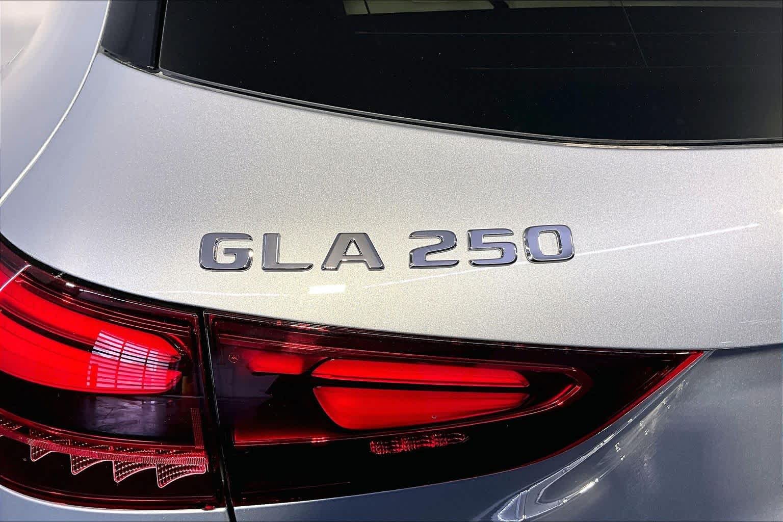 New 2026 Cirrus Silver Metallic Mercedes-Benz GLA 250 image 6