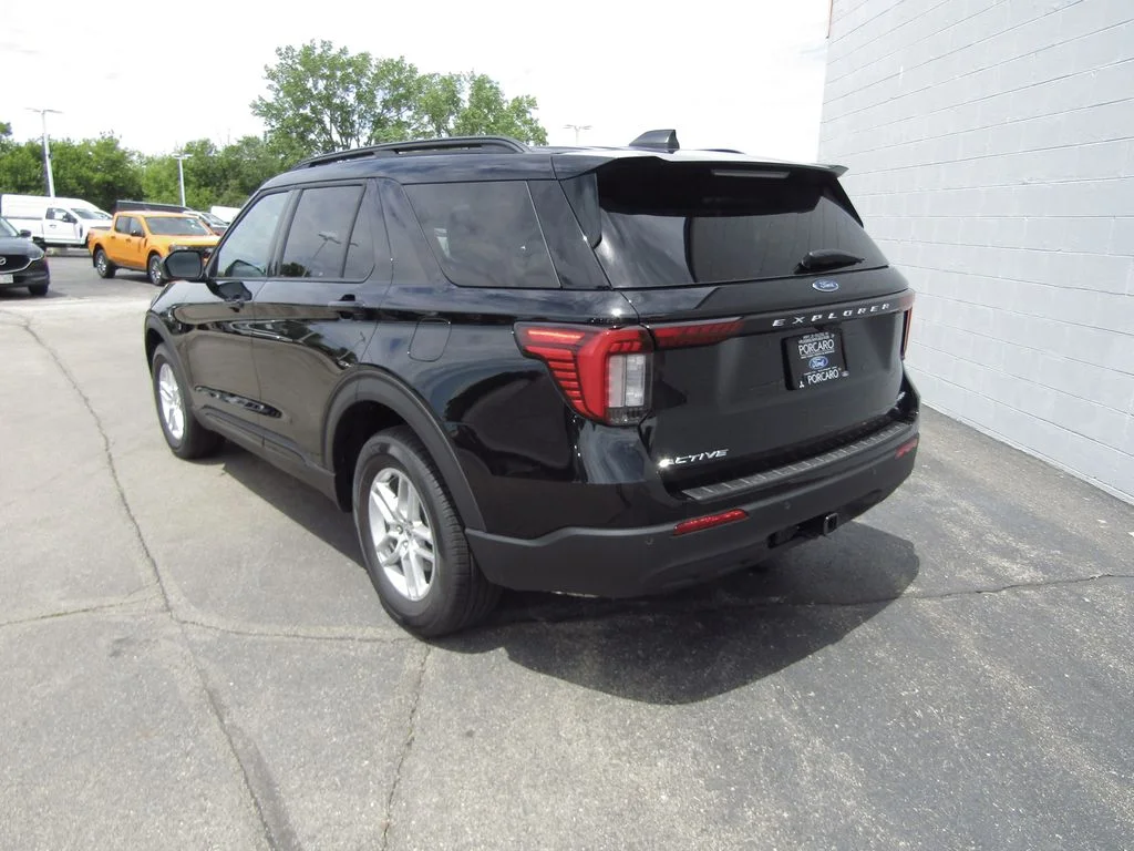 New 2026 Agate Black Metallic Ford Active image 4