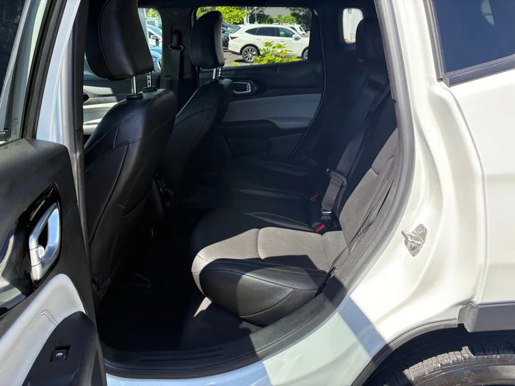 Used 2025 White Jeep Limited image 14