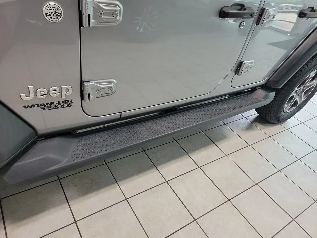 Used 2020 Silver Jeep Unlimited Sport S image 22