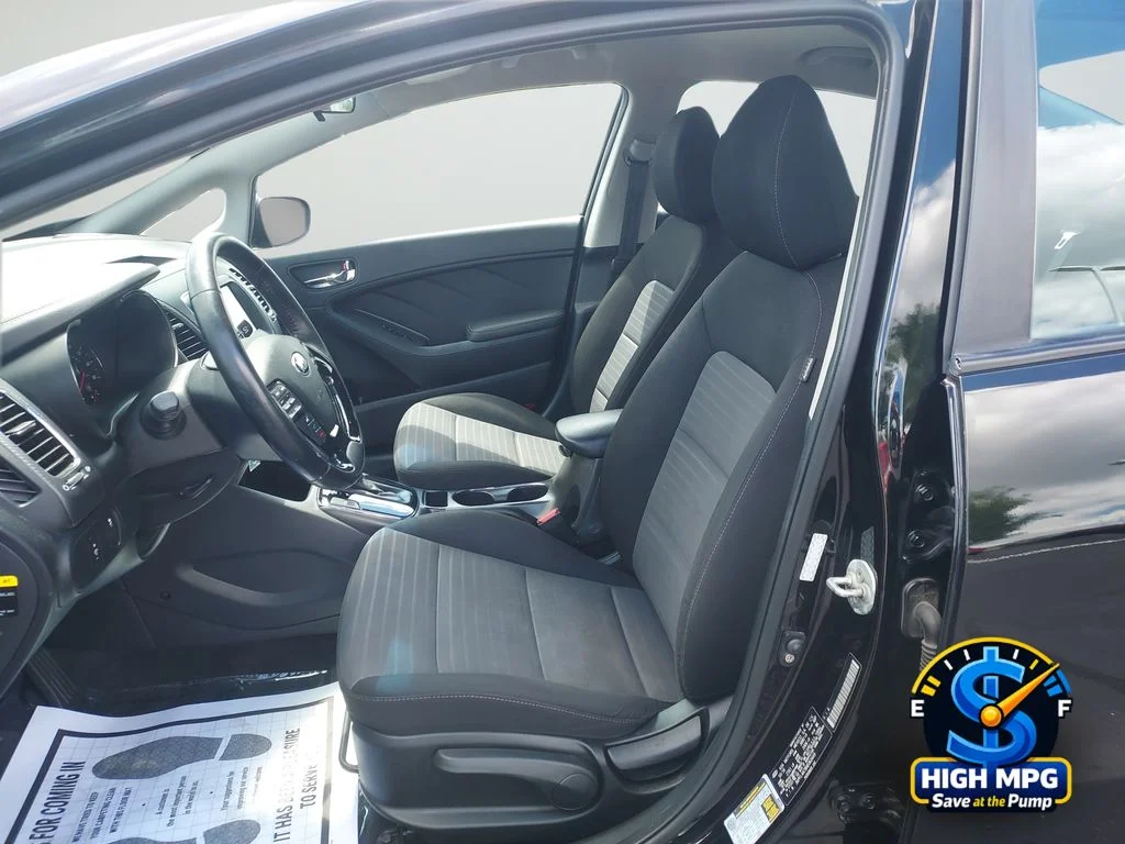 Used 2017 Black Kia S image 26