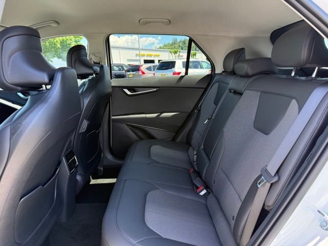 New 2026 Snow White Pearl Kia EX image 14