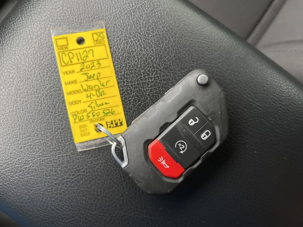 Used 2023 Silver Jeep Altitude image 38