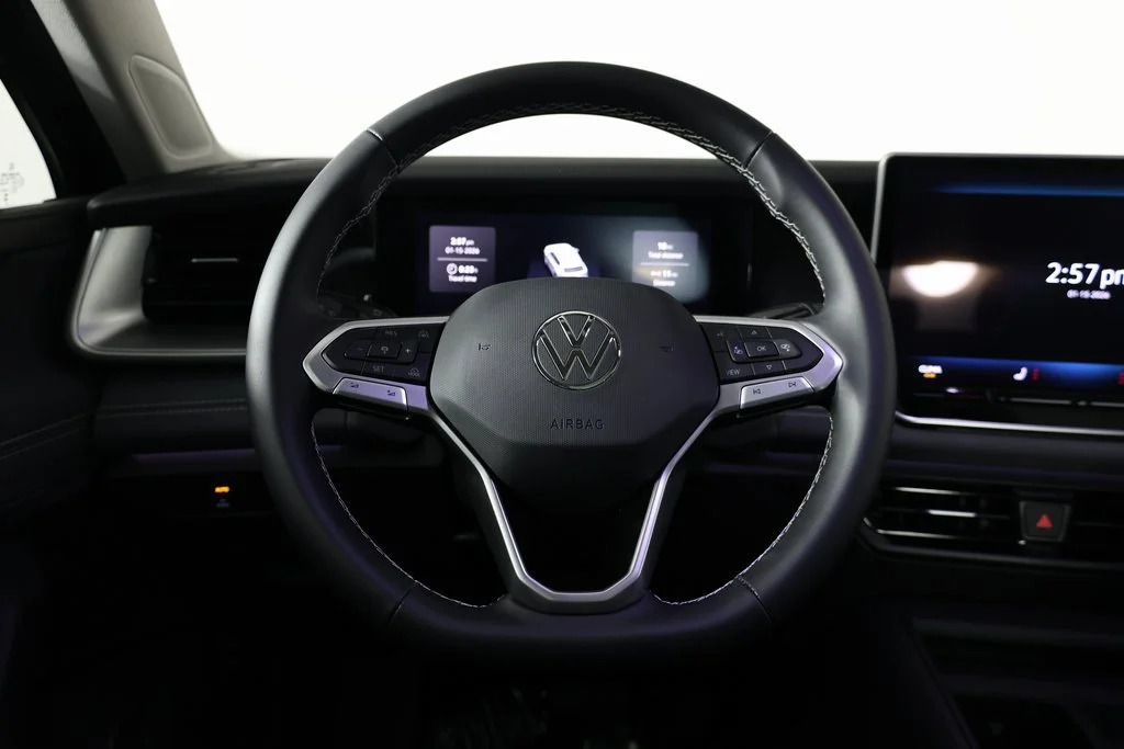Used 2026  Volkswagen SE image 9