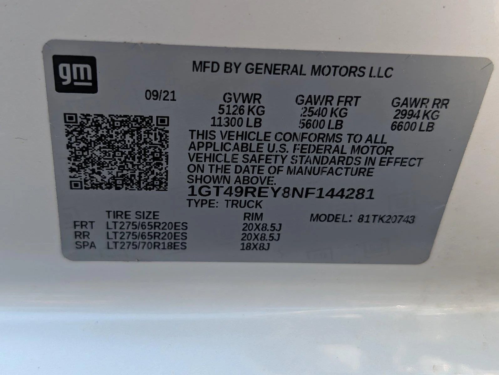 Used 2022 White Frost Tricoat GMC Denali image 38