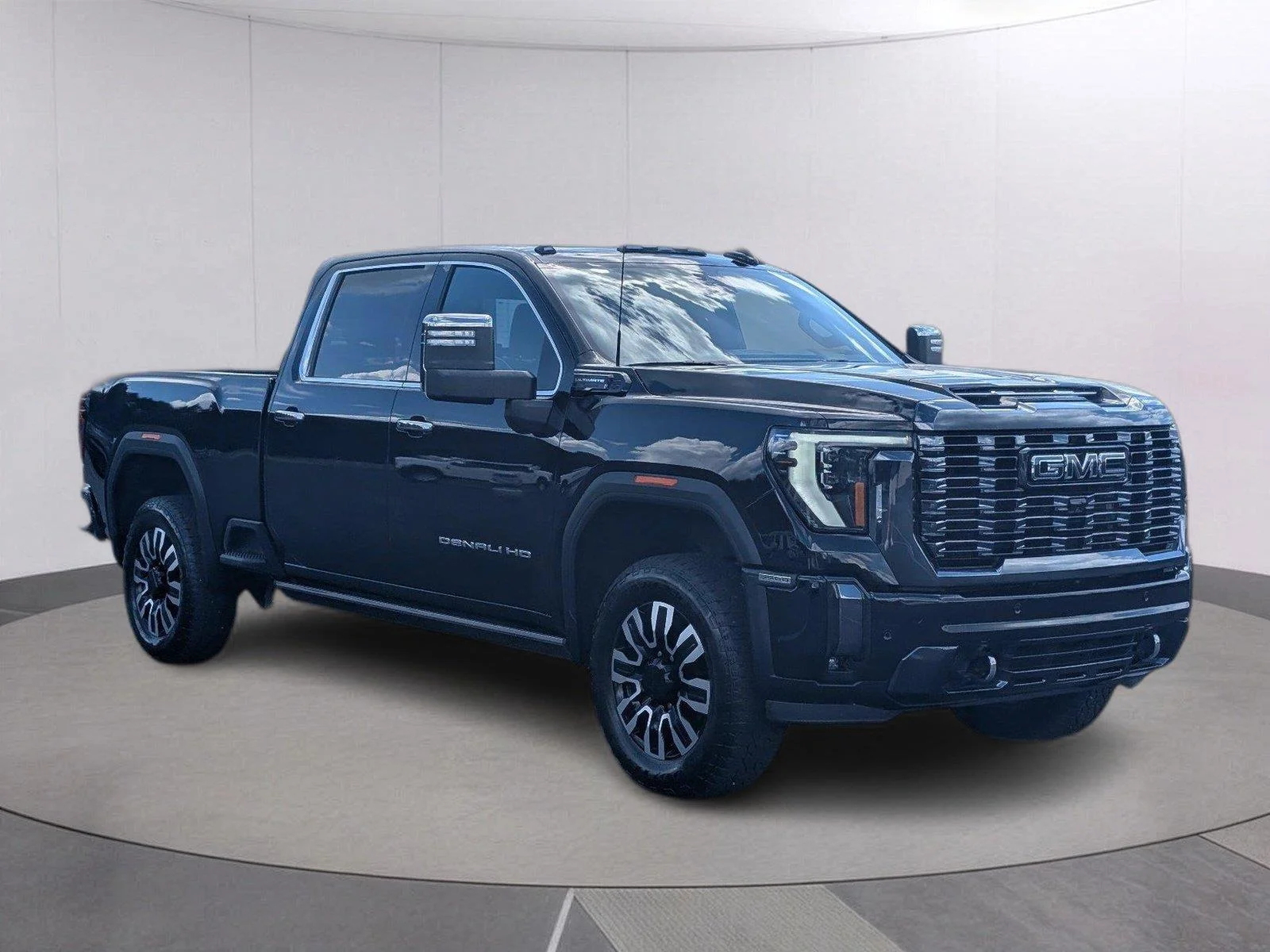 Certified Used 2024 Onyx Black GMC Denali Ultimate image 9