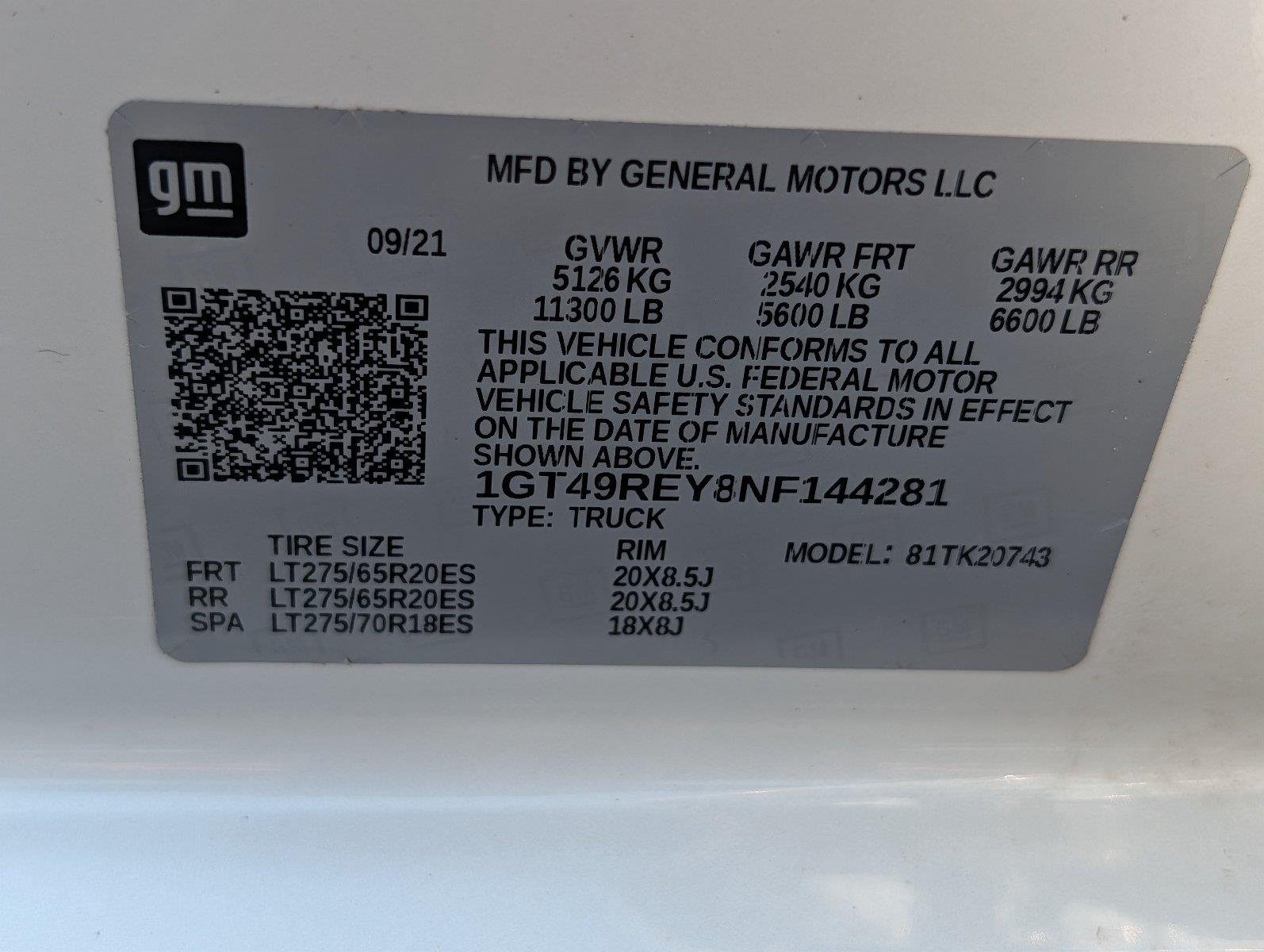 Used 2022 White Frost Tricoat GMC Denali image 38