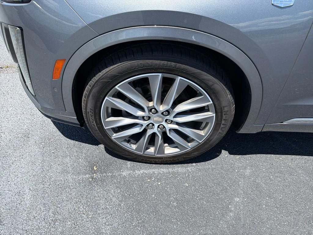 Used 2020 Gray Cadillac Sport image 27