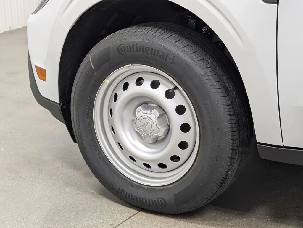 New 2026 Oxford White Ford XL image 2