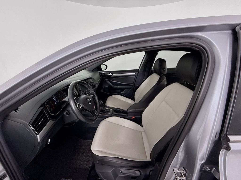 Used 2021 Silver Volkswagen R-Line image 5