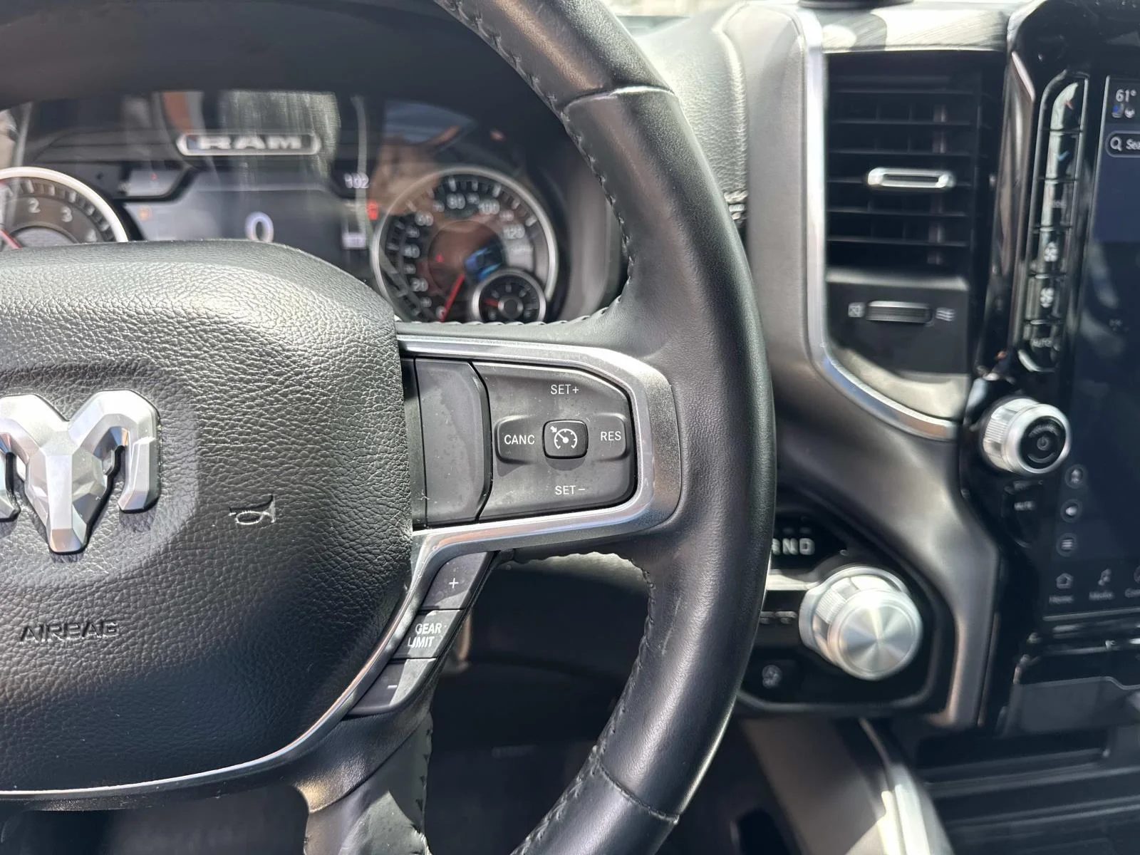 Used 2023 Billet Silver Metallic Clearcoat Ram Laramie image 23