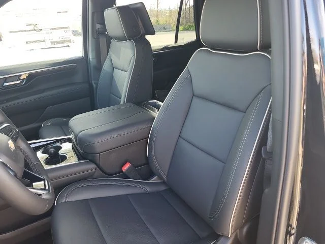 New 2026 Black Chevrolet Premier image 37