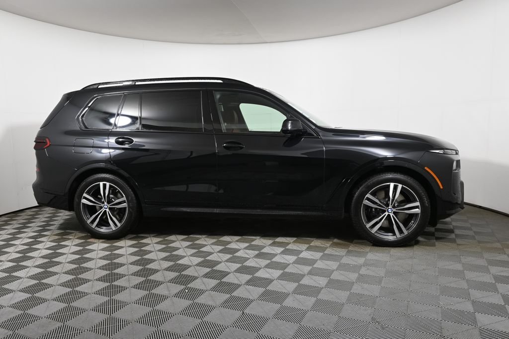 Used 2027 Black Sapphire Metallic BMW xDrive40i image 8