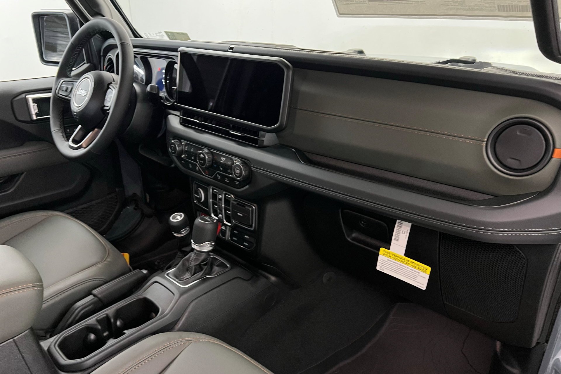 New 2025 Anvil Clearcoat Jeep Mojave X image 24