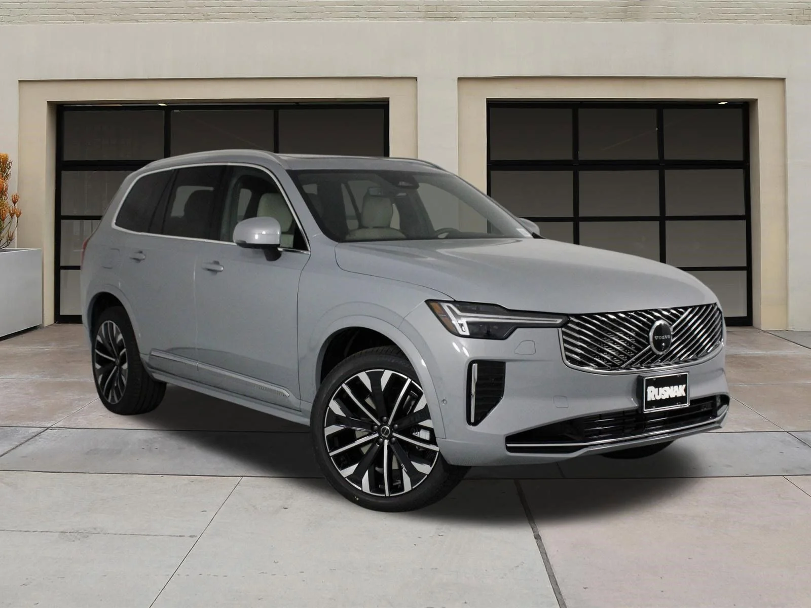 2026 Volvo XC90 Plus - Photo 19