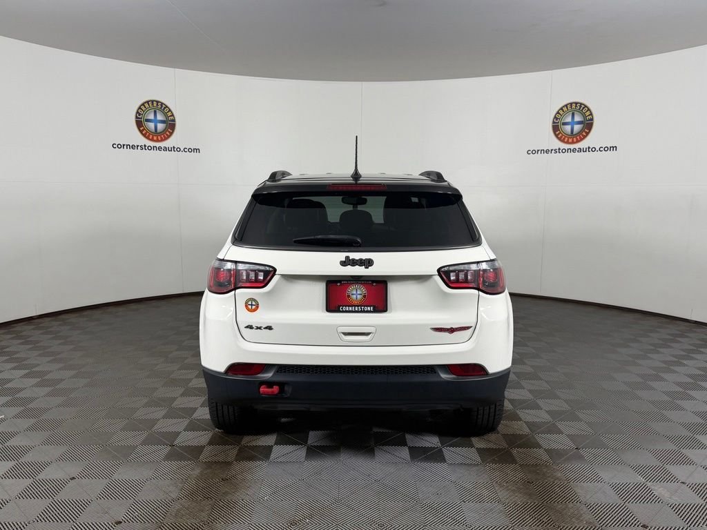 Used 2018 White Jeep Trailhawk image 22