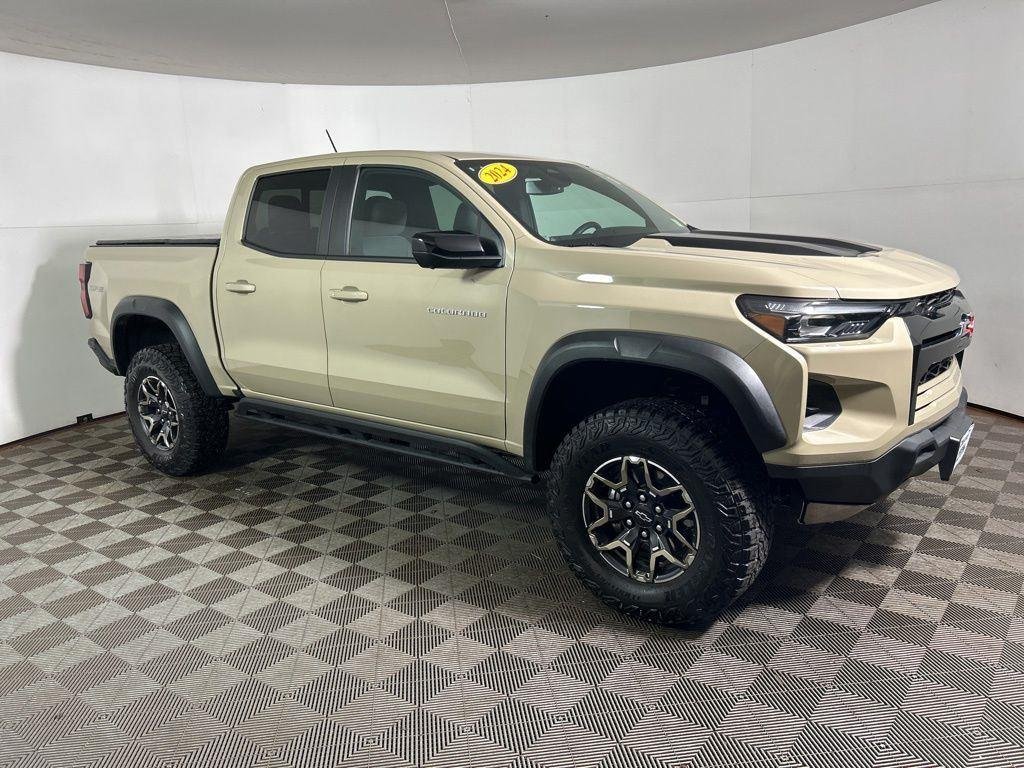 Used 2024 Sand Dune Metallic Chevrolet ZR2 image 5