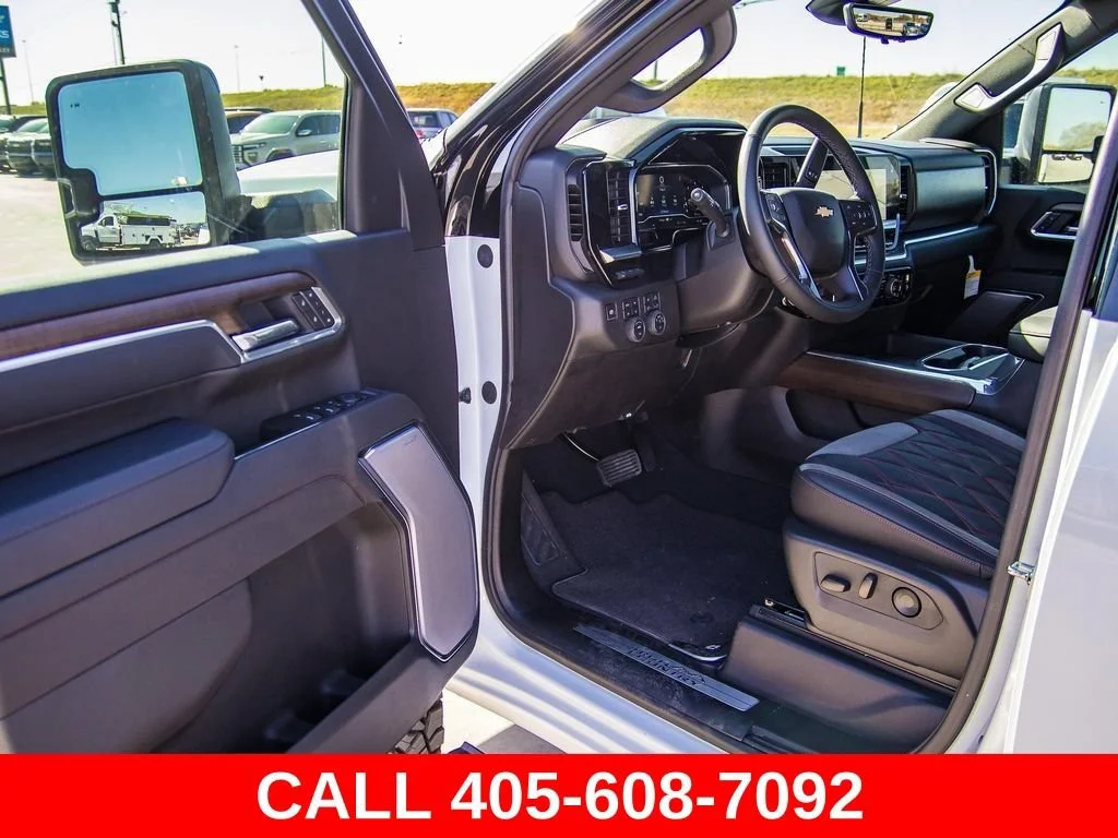 2025 Chevrolet Silverado 3500 HD High Country - Photo 36