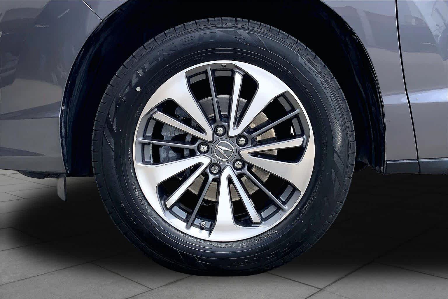 Used 2018 Modern Steel Metallic Acura w/Advance Pkg image 11