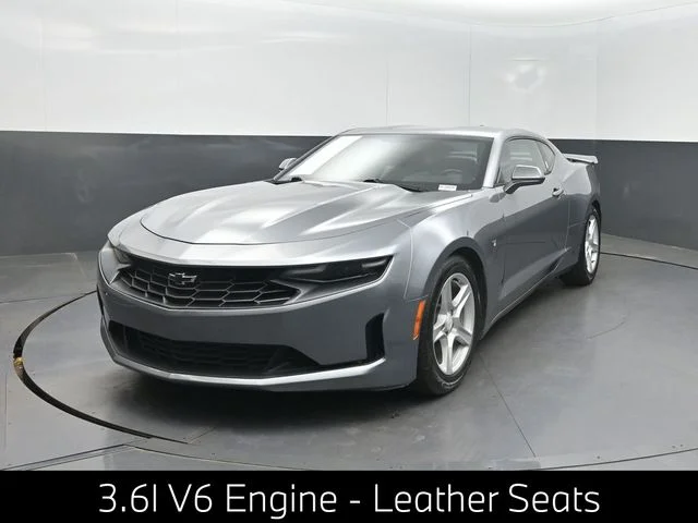 Used 2019 Gray Chevrolet 1LT image 1
