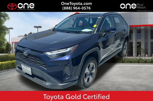 2023 Toyota RAV4 XLE FWD's photo