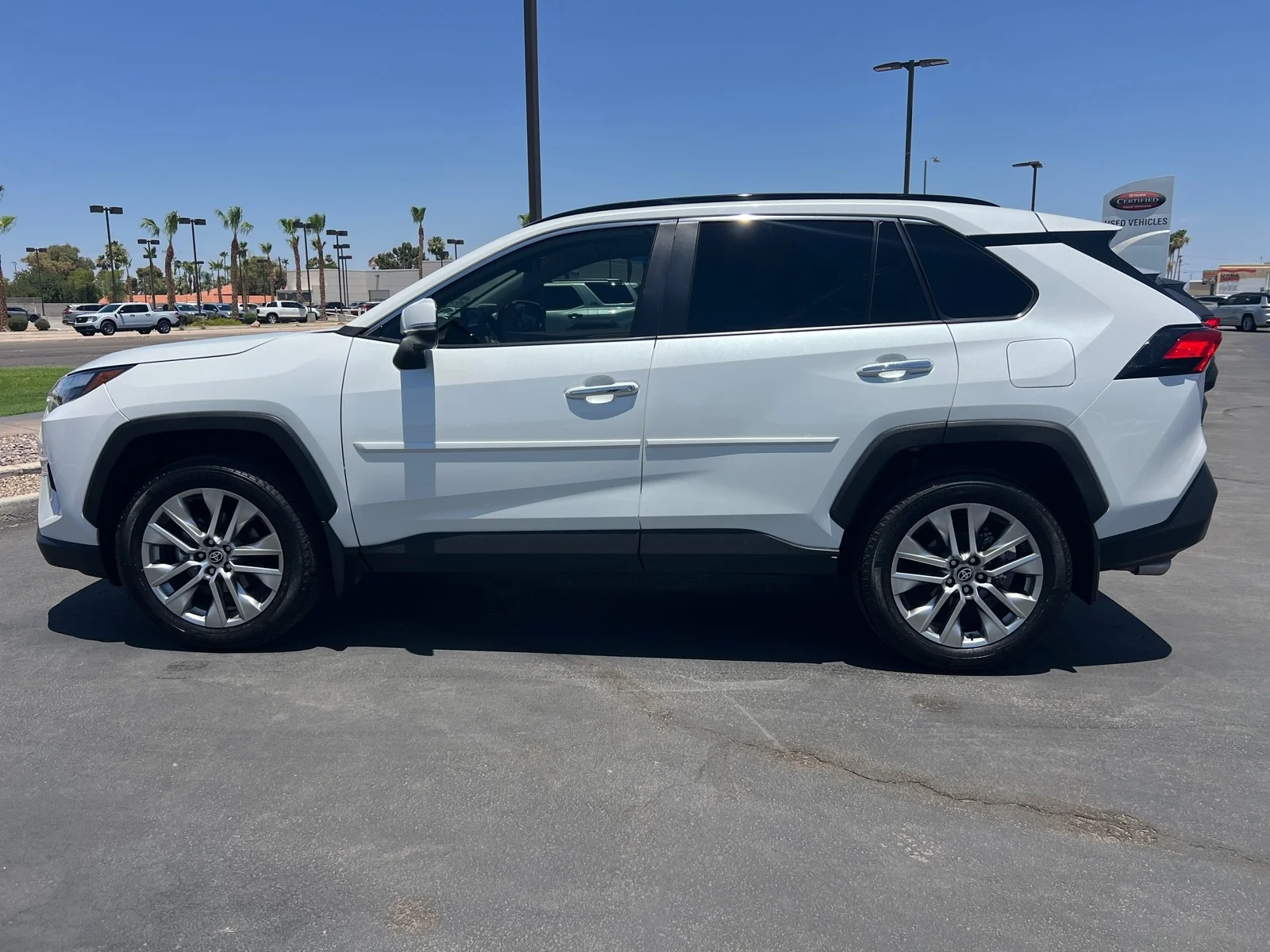 Used 2025 Wind Chill Pearl Toyota Limited image 5