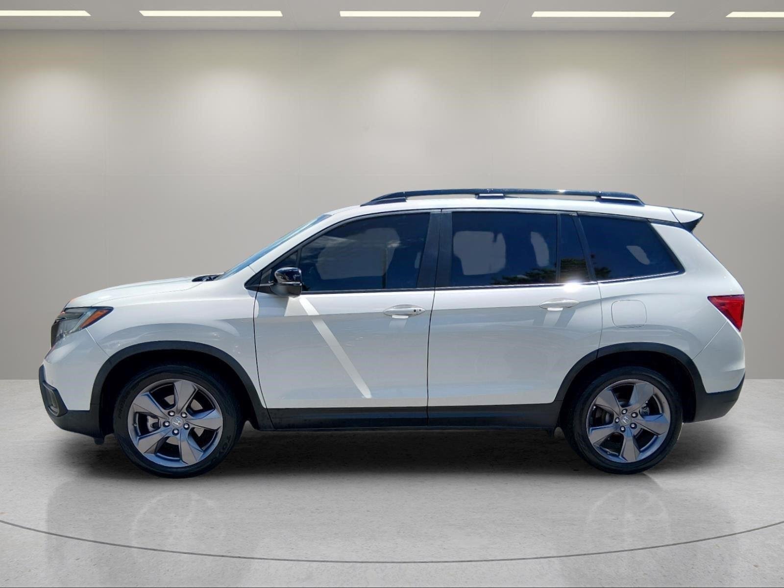 Used 2019 White Diamond Pearl Honda Touring image 2