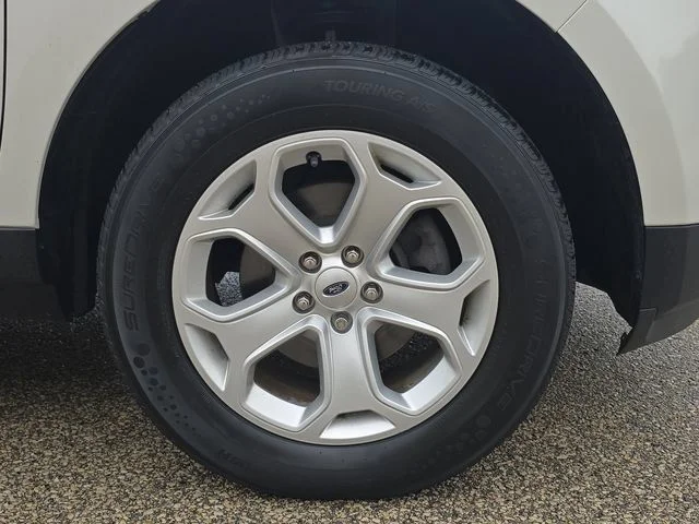 Used 2013 White Suede Ford SEL image 41