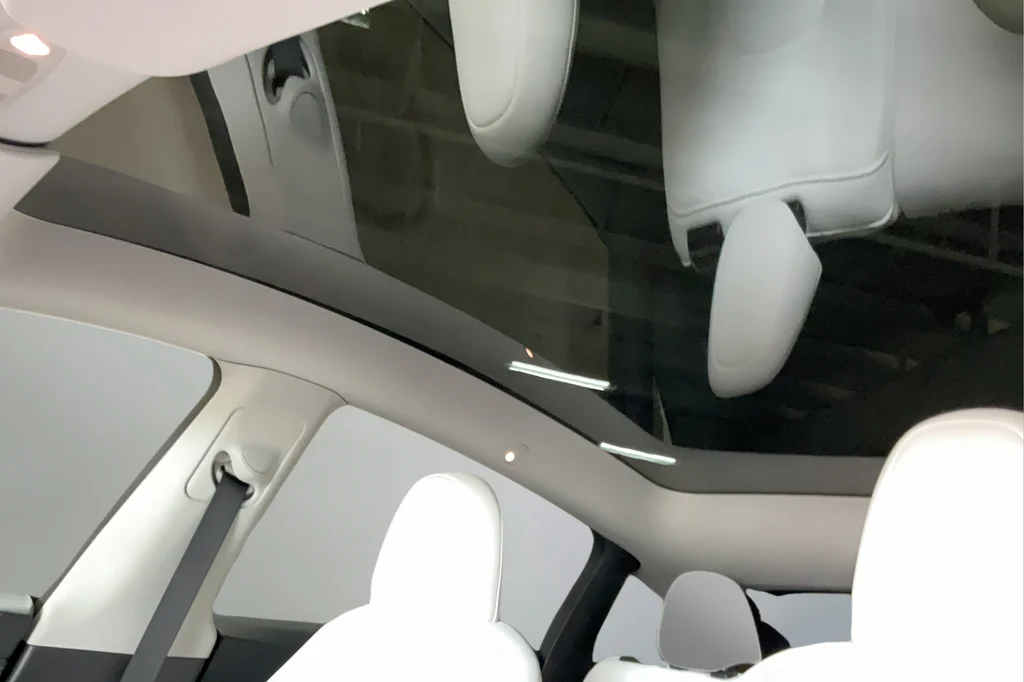 2024 Tesla Model Y Long Range - Photo 17